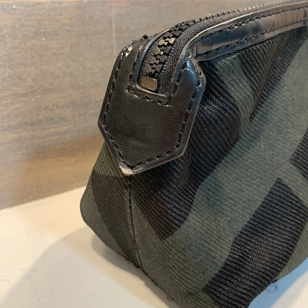 Burberry Fragrance Cosmetic Bag Black & Gray - Picture 4 of 5